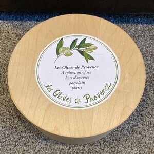 Crate & Barrel Les Olives de Provence Revol France 7.5” Plates Set of 6 NEW